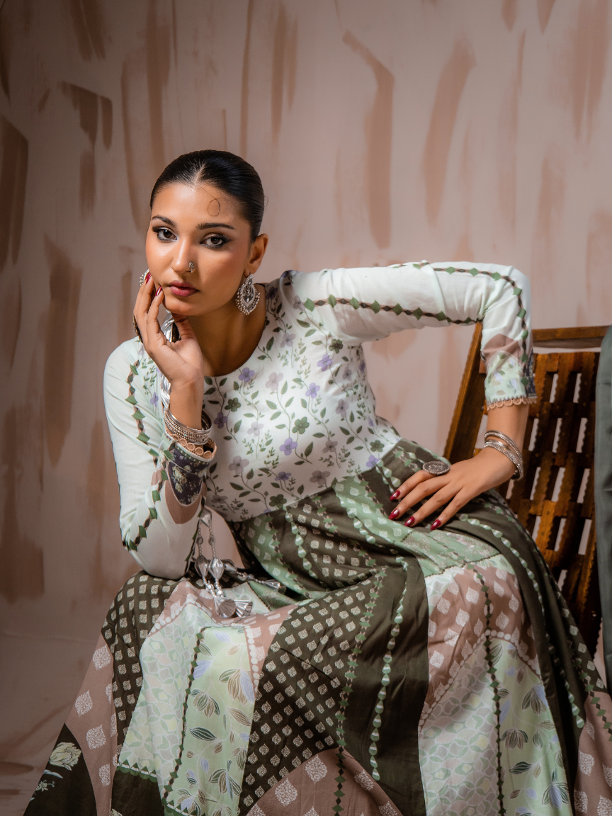 AKAISH ELAN - New Era Collection